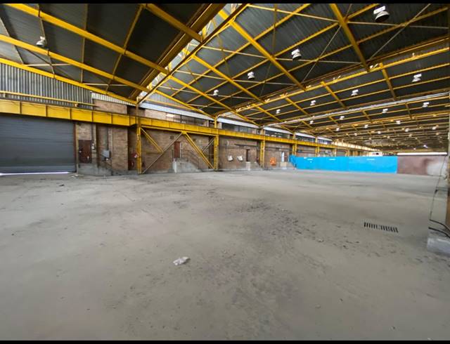 8,651M² WAREHOUSE FOR SALE IN STORMILL